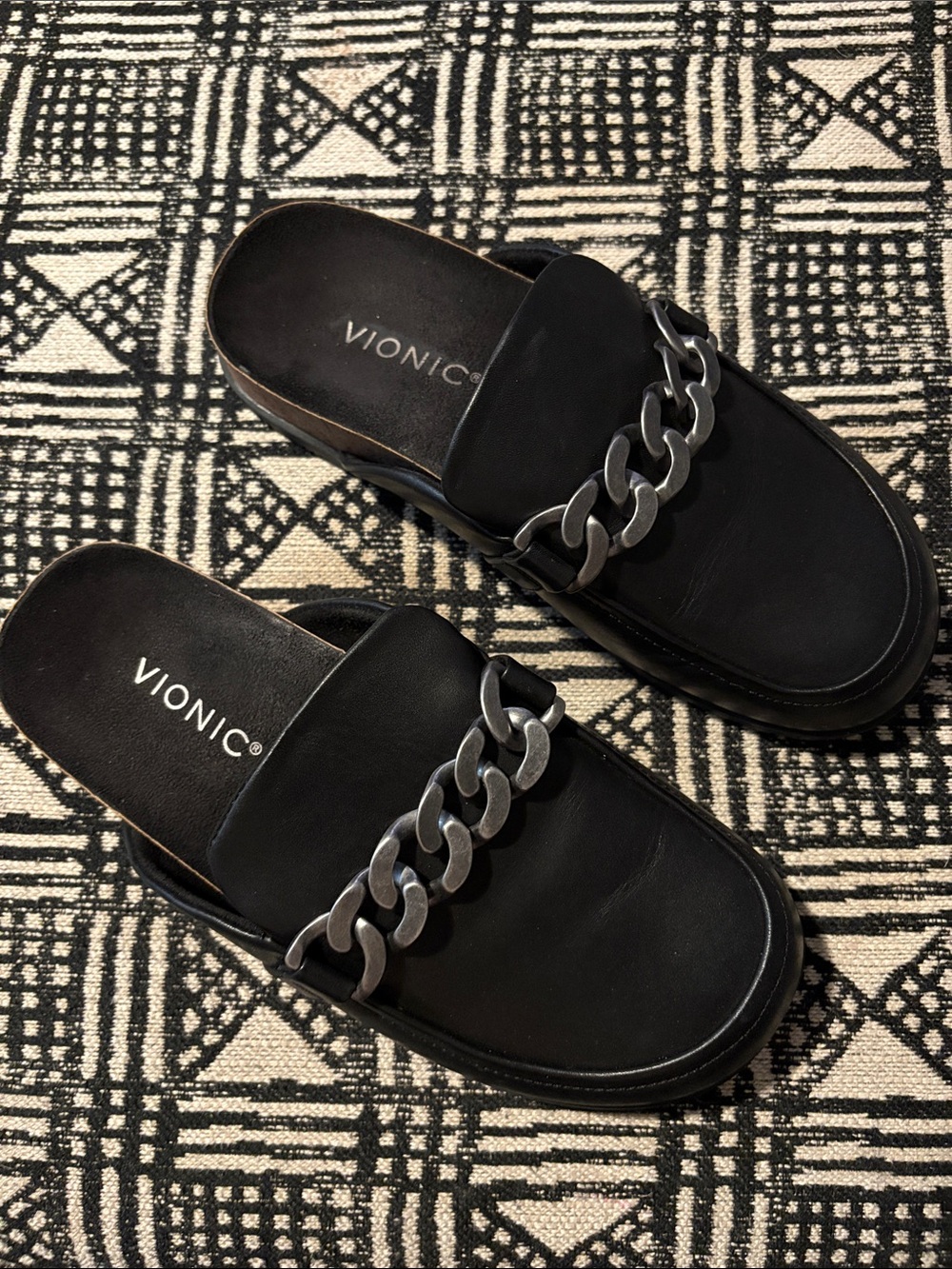 Vionic Georgie Black Leather Slide Mules Silver Chain Womens size 7